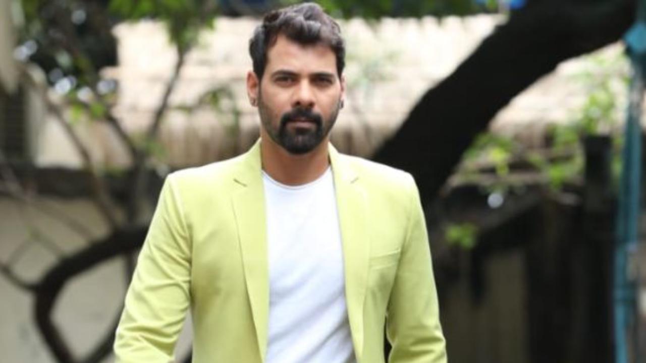 Shabir has been a heartthrob onscreen. Currently, that actor is playing the lead in Uff... Yeh Love Hai Mushkil. Shabir has nailed many iconic roles onscreen, and his stint with Kumkum Bhagya still stays unforgetable