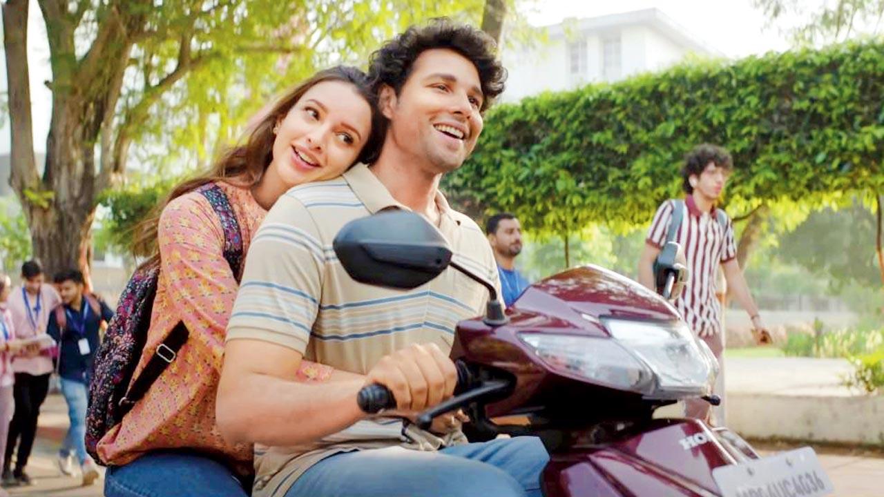 (From left) Triptii Dimri and Siddhant Chaturvedi in Dhadak 2