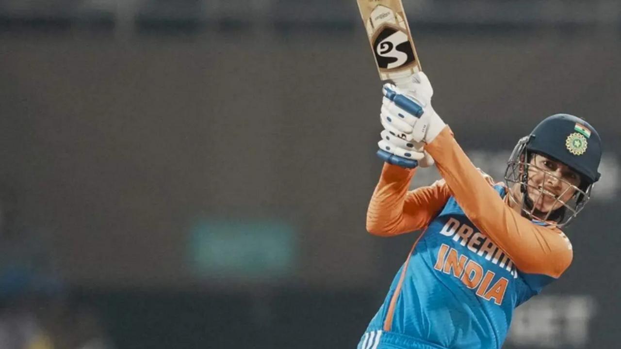 Despite the fall of wickets from the other end, Smriti Mandhana held onto one end and showcased why she is a highly rated Indian batswoman. Facing 51 deliveries, the left-hander accumulated 42 runs, which were laced with five boundaries (Pic: File Pic)