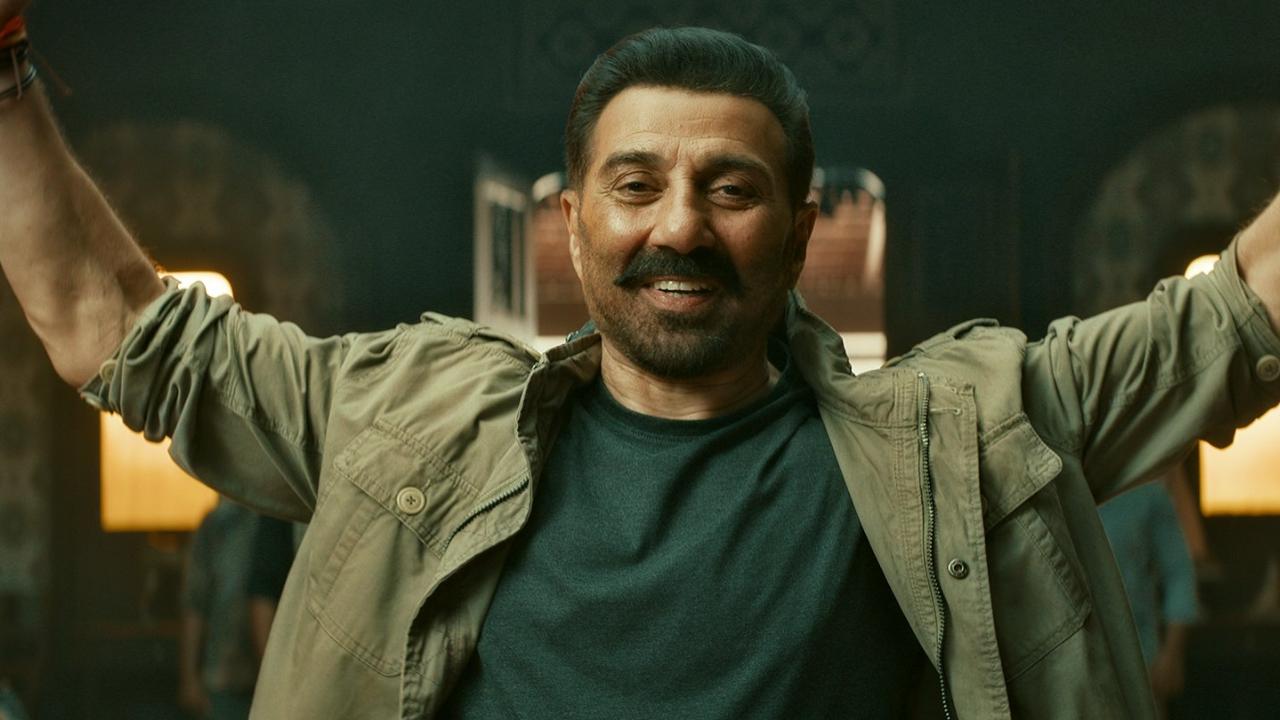 Sunny Deol travels with trucks full of his gym setup, cooks, badminton court, and more