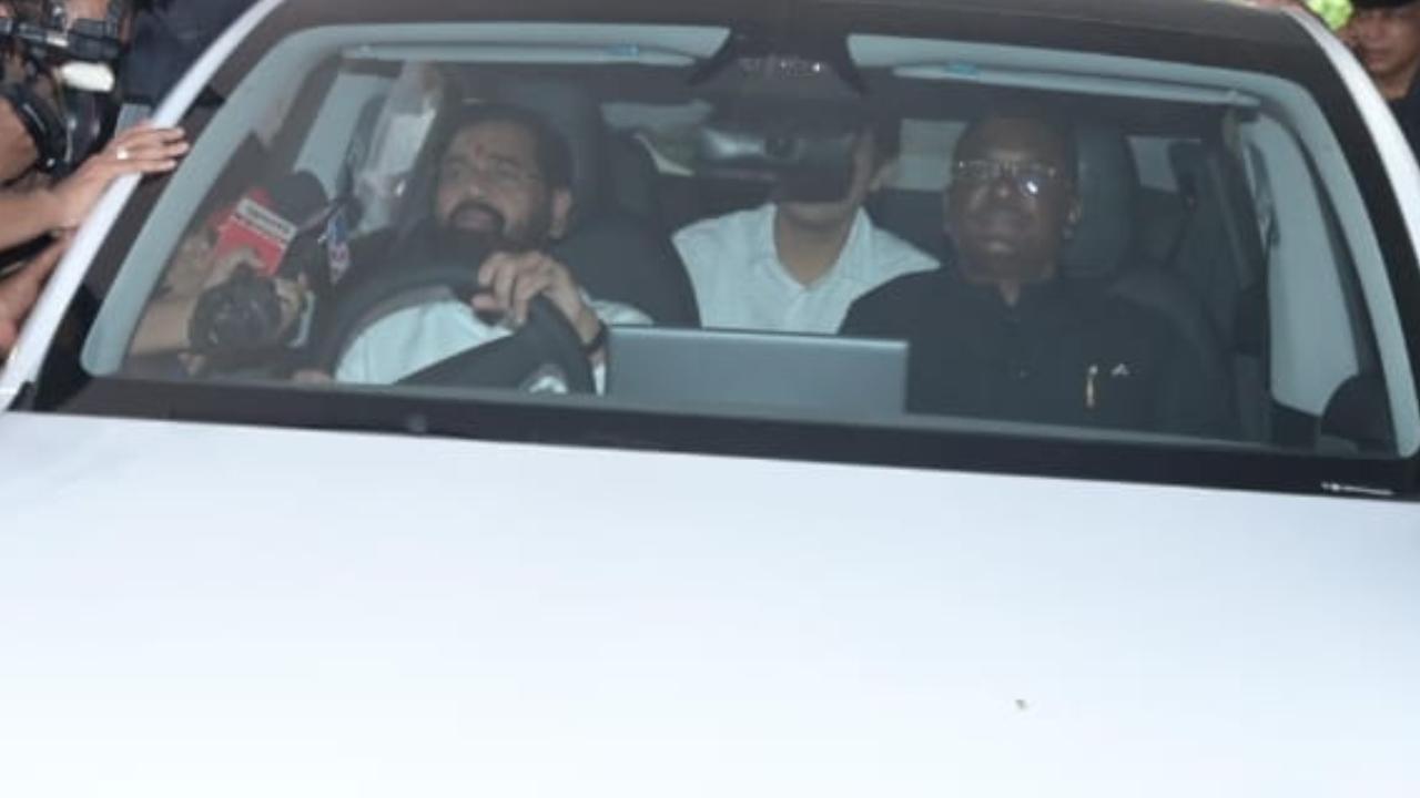 Maharashtra Transport Minister Pratap Sarnaik and officials from Tesla were present during the test drive