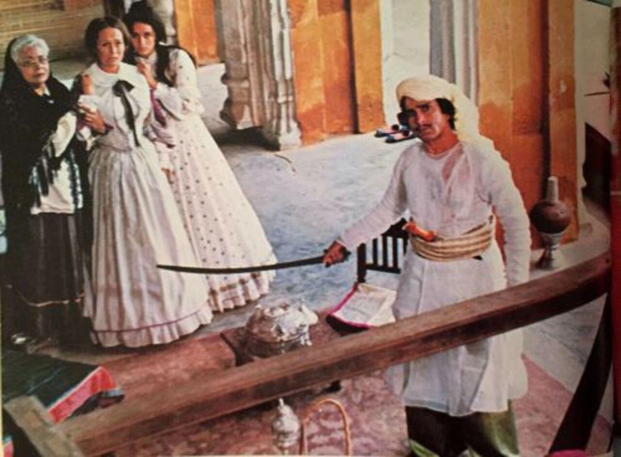 Junoon (1978)
This film, based on Ruskin Bond’s novella, is about the 1857 revolt. It explores themes of love and rebellion pre-independence.