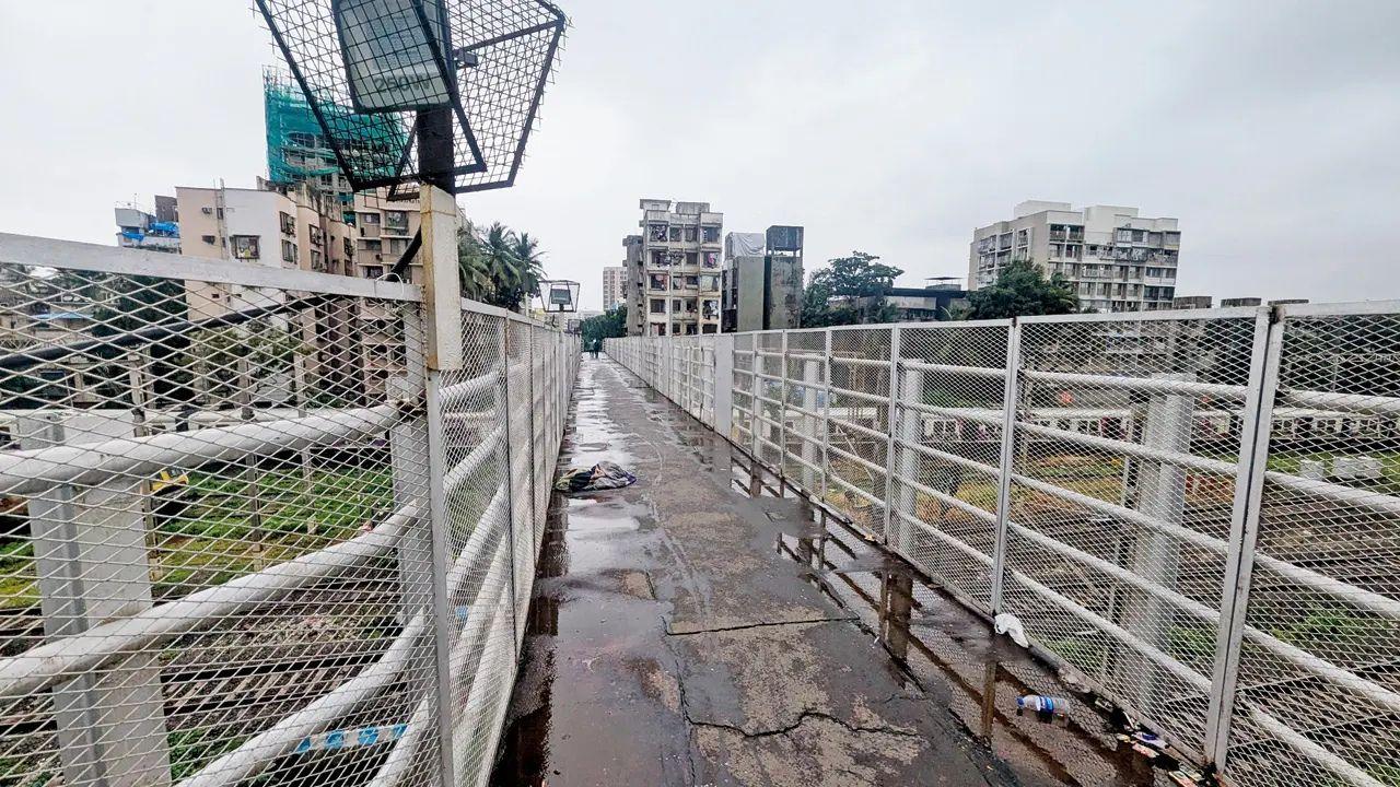The Kurla east-west foot overbridge was abruptly cut short, leaving it stranded mid-way and mostly unused. Located a few metres away from the Kalyan end of Kurla station, this bridge was originally intended to connect the East and West sides for pedestrian use