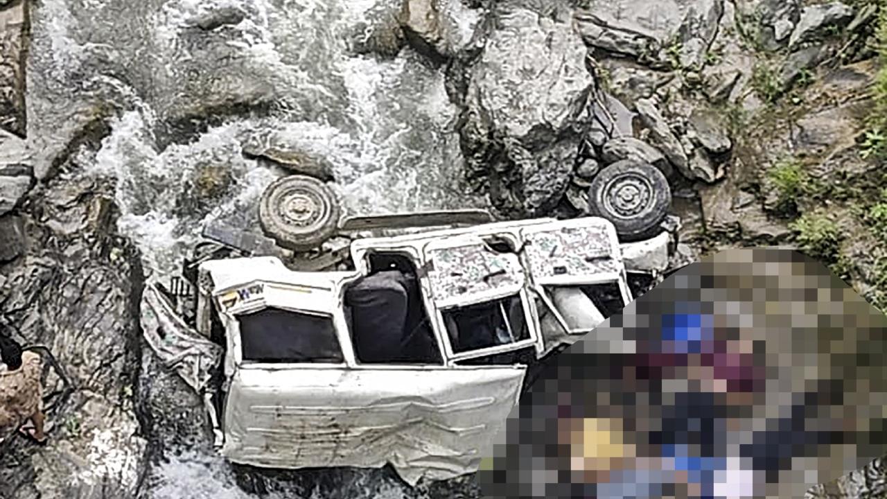He added that upon receiving information about the accident, police and a State Disaster Response Force (SDRF) team reached the site and began rescue operations with the help of local residents