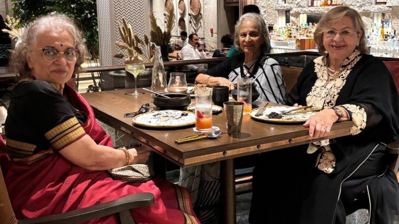 Golden girls Asha Parekh, Waheeda Rehman and Helen look gorgeous at dinner date