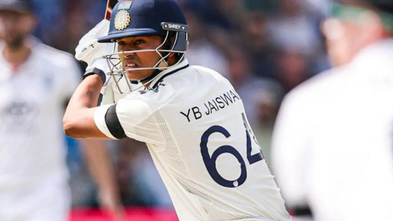 In the first innings of the second Test match against England, Team India's opening batsman Yashasvi Jaiswal played a knock of 87 runs in 107 balls, which included 13 boundaries