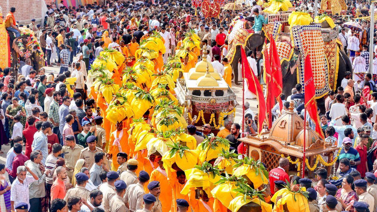 IN PHOTOS: Lakhs congregate in Puri to witness Lord Jagannath's bathing rituals