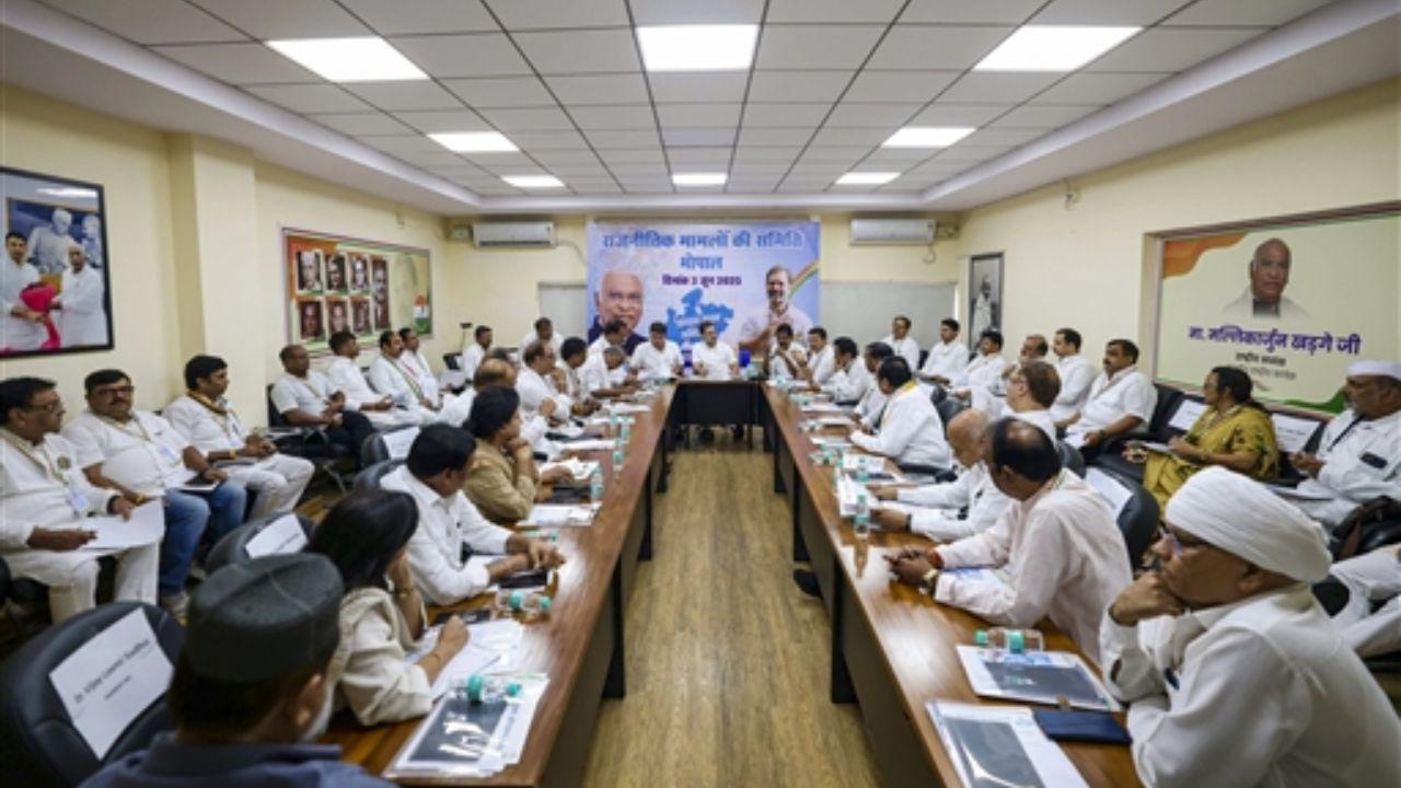 The meeting was attended by General Secretary in-charge Harish Choudhary, AICC Organisation in-charge K. C. Venugopal, Patwari, Nath, former CM Digvijaya Singh, Leader of Opposition in the MP Assembly Umang Singhar and other party leaders were present