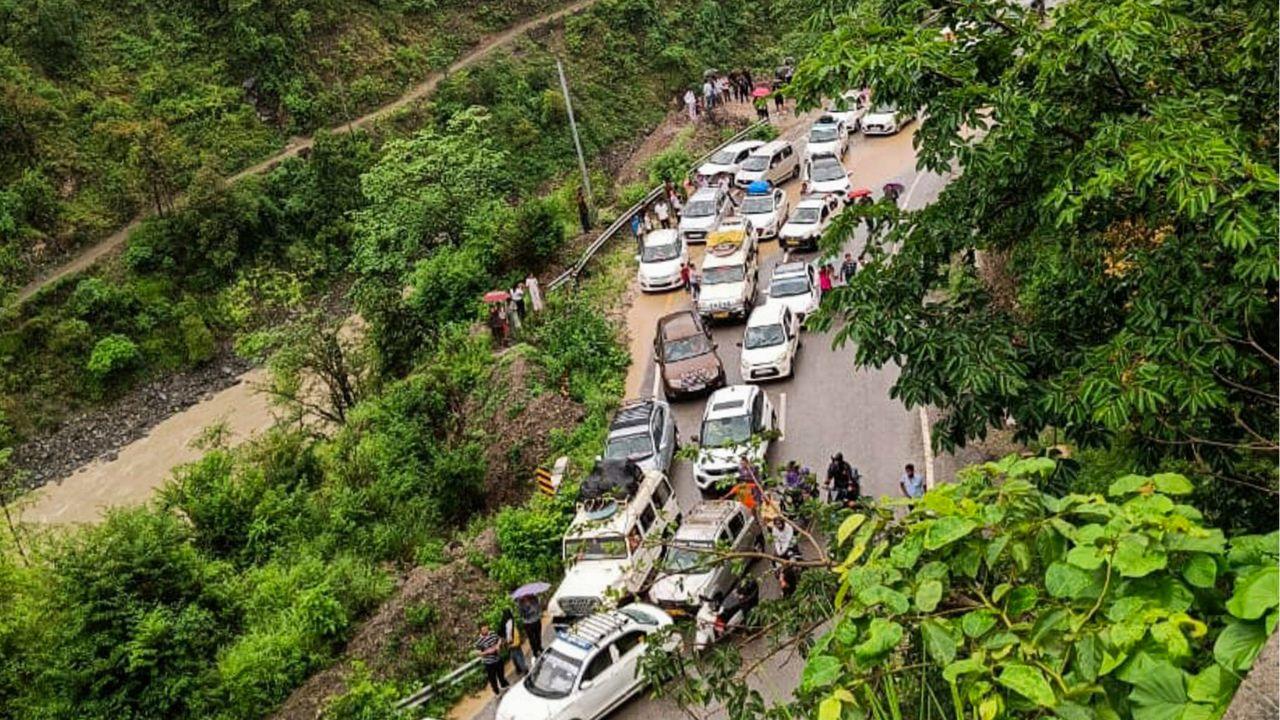 District Magistrates of all districts along the Yatra route have been instructed to stop vehicles in view of weather conditions in their respective districts.