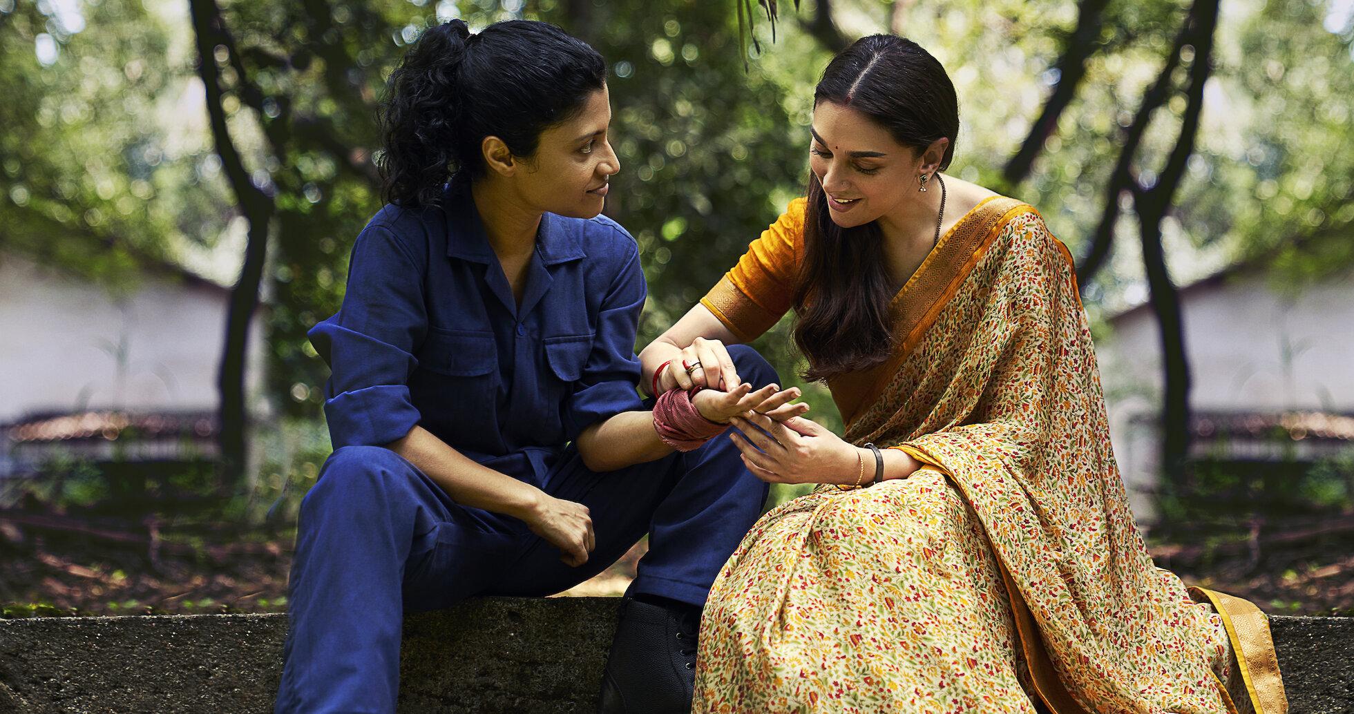 Ajeeb Daastaans is an anthology film about four unique stories. One of the segments focuses on the developing relationship between Priya and Bharti. Their bond blooms against societal prejudices and personal struggles. The story offers a nuanced portrayal of same-sex love, highlighting the complexities and beauty of queer relationships. 
