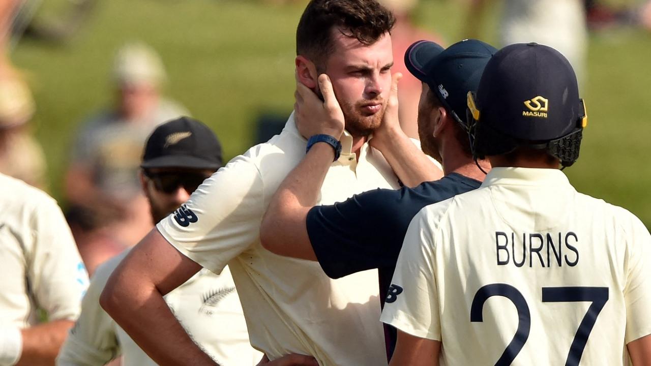 Concussion replacement & stand-down policy
Teams must now pre-nominate concussion substitutes, addressing the previously unfair advantage of home teams with larger squads. Furthermore, any player diagnosed with a concussion will be required to observe a mandatory seven-day rest period before returning to action, as per ICC Medical Advisory Committee guidelines
