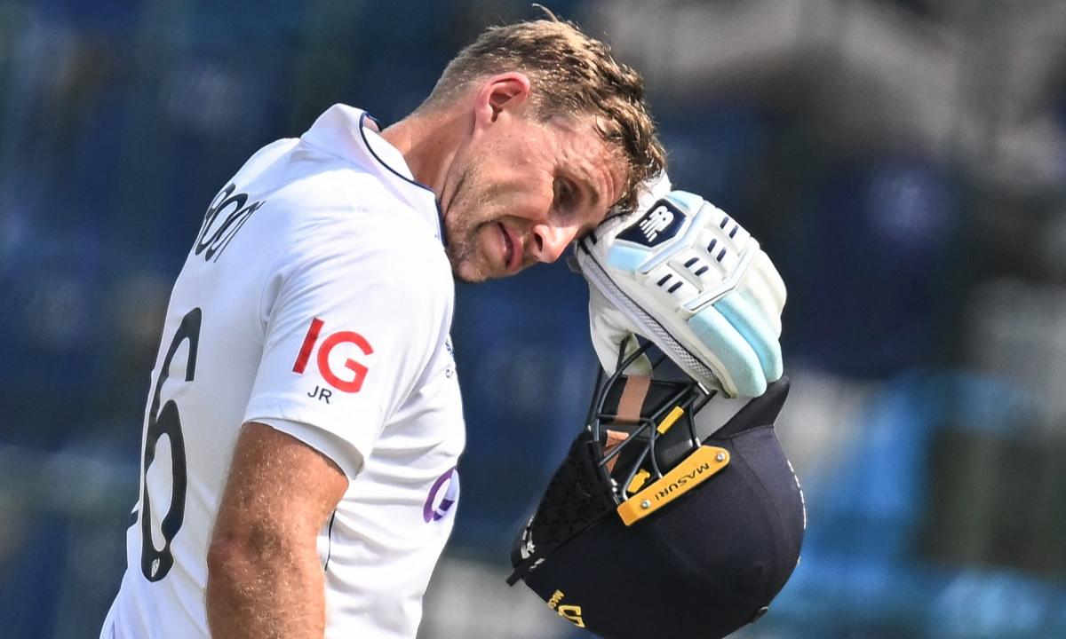 Middle order: Kane Williamson, Joe Root, Temba Bavuma, Kusal Mendis
At number three, New Zealand’s Kane Williamson continues to be a pillar of dependability. With 1,152 runs at 54.85, the veteran showcased poise, resilience, and leadership.
England’s Joe Root occupies the number four slot, having enjoyed a prolific cycle. Root scored 1,968 runs in 22 Tests at 54.66, reinforcing his stature as one of the format’s modern greats.