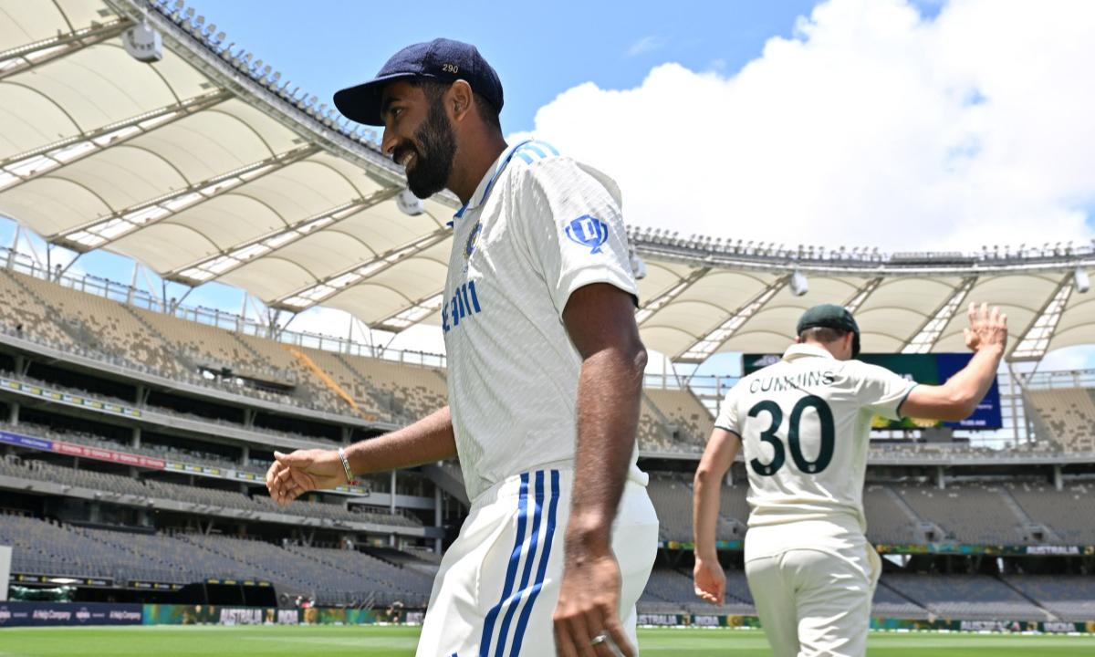 Pacers: Pat Cummins, Kagiso Rabada, Jasprit Bumrah
Pat Cummins led from the front for Australia, topping the wicket charts with 80 scalps in 18 matches. His pace, bounce, and leadership were pivotal throughout.
Kagiso Rabada was South Africa’s spearhead and a match-winner in the final. He picked up 56 wickets in 11 matches at a stunning average of 18.73.
India’s Jasprit Bumrah completes the pace trio with 77 wickets in 15 Tests at a phenomenal average of 15.09. His lethal spells often tilted games single-handedly.