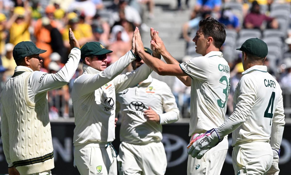 Earlier in the day, Cummins produced one of the finest spells of his career. His final figures of 6/28 not only helped Australia seize the initiative but also brought up his 300th Test wicket, making it a memorable outing at Lord’s. South Africa’s lower order folded rapidly, losing their final five wickets for a mere 12 runs
