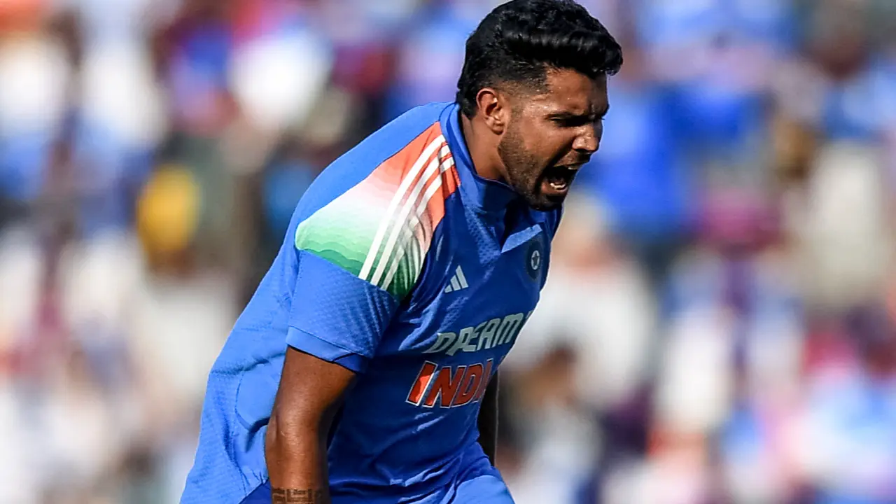 India take the rail route to Leeds, Harshit Rana called up as bowling cover
