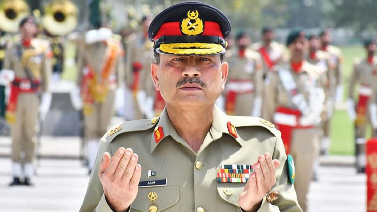 ‘Lunch with general, triple jhatka to nation’: Congress