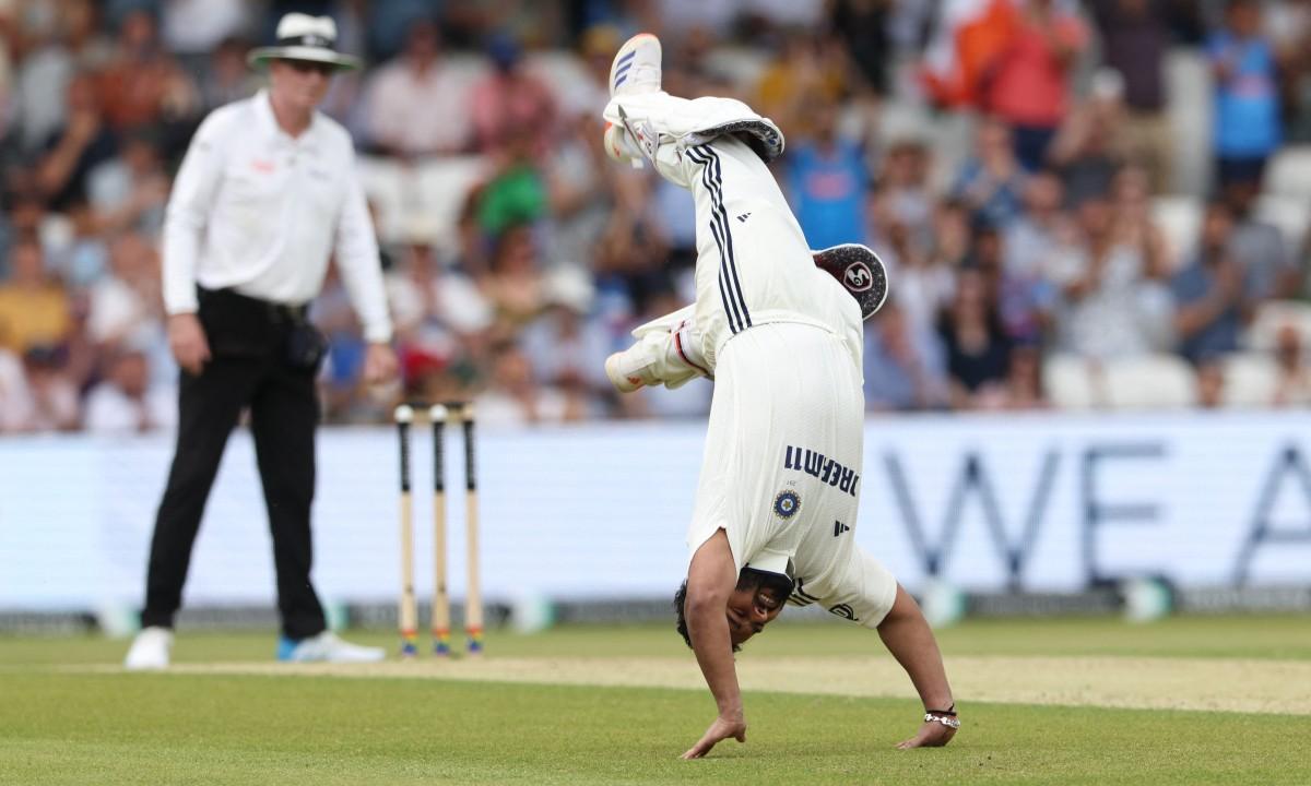 Pant brings up ton with one-handed six, follows it with a frontflip: WATCH