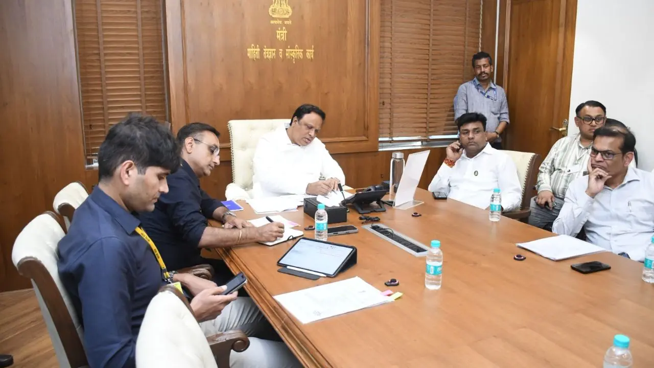 Maharashtra Minister Ashish Shelar calls for urgent desilting plan for key lakes