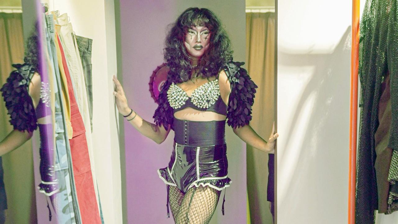 Drag star Komolika