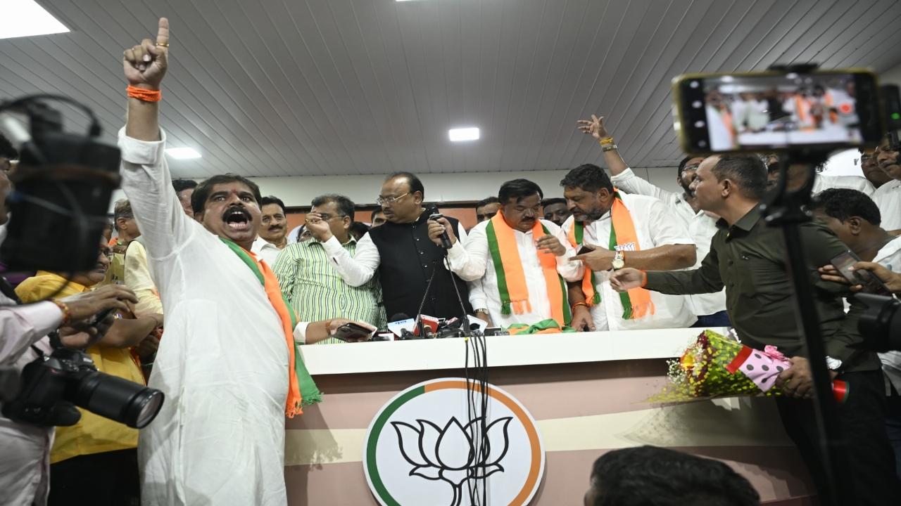 In the first week of June, Badgujar had met Chief Minister Devendra Fadnavis. Irked, Uddhav Thackeray – two days after the Fadnavis-Badgujar meeting – accused the deputy leader of indulging in “anti-party activities” and expelled him from the Sena (UBT)