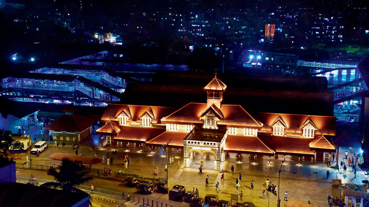 Mumbai: East side of Bandra station deserves to be beautified