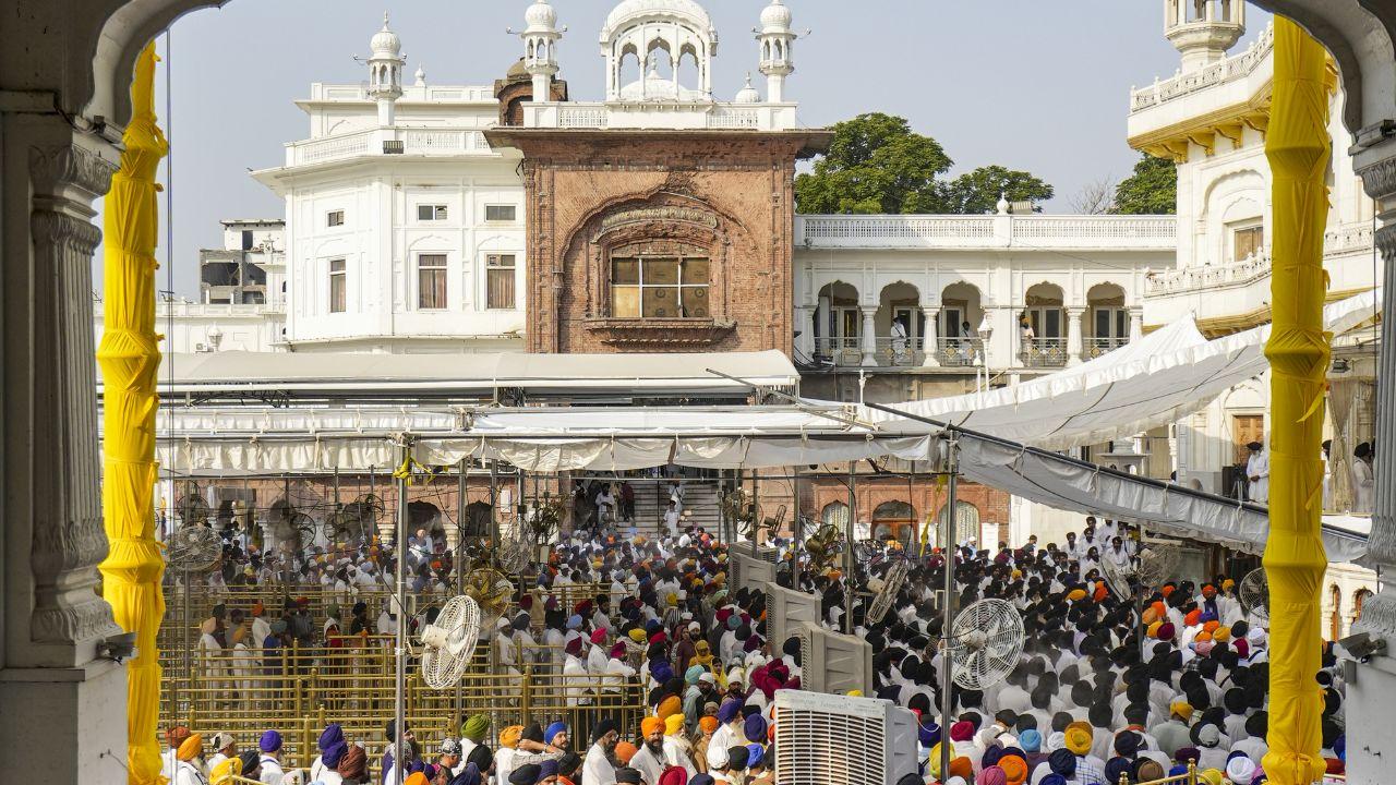 On the 41st anniversary of Operation Bluestar and the death anniversary of Jarnail Singh Bhindranwale, 'Khalistan Zindabad' slogans were heard in Golden Temple after SAD (Mann) leader Simranjit Singh Mann reached the holy site