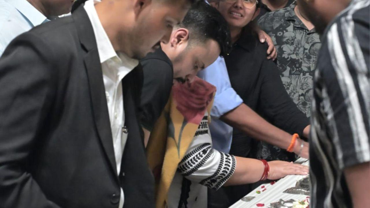 Kunder is survived by his parents. His remains arrived at Mumbai Airport and were subsequently transported to his home