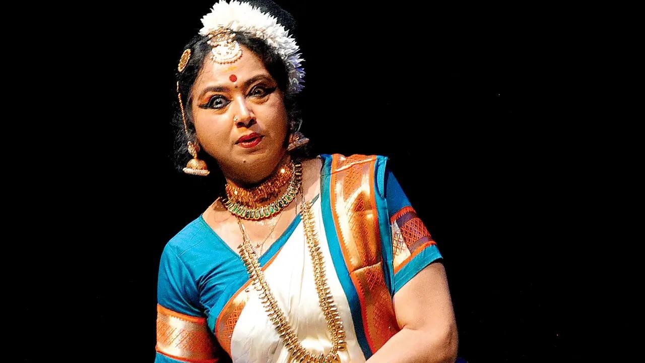 ThursdayGo classicalExperience a Bharatanatyam and Mohiniyattam performance by Harikrishna Kalyanasundaram and Gopika Varma as a part of an NCPA presentation.
TIME 6.30 pmAT National Centre for the Performing Arts, NCPA Marg, Nariman Point. LOG ON TO ncpamumbai.comEntry Rs 270 and Rs 180 (members); Rs 300 and Rs 200 (non-members) 