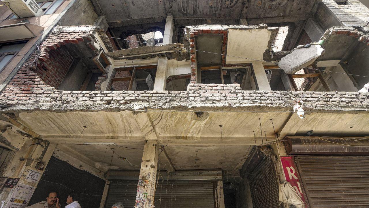 The Delhi Development Authority (DDA) reported that nearly 344 shanty structures, mostly unoccupied, were demolished, as the land they owned had been illegally taken over. They also confirmed that no court had put a stop to the demolition process