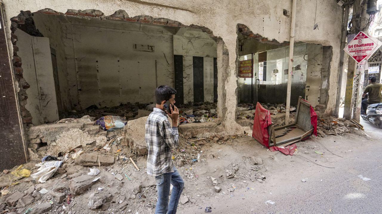 According to a notice issued to the residents on June 9, they were given three days to vacate their homes. However, the notices stated that all the residents of Bhoomiheen Camp, Kalkaji Extension, had been informed that illegal clusters would be demolished, as per court instructions
