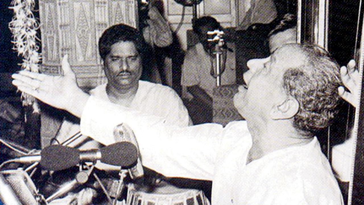 Pandit Bhimsen Joshi performs  at the Society’s silver jubilee celebrations in 1988