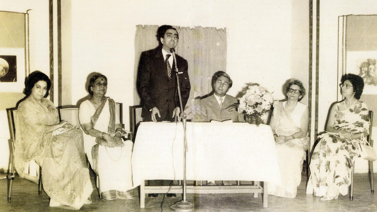 Dr Jamshed Bhabha at the inauguration of an exhibition of original paintings from the Vienna School of Phantastic Realism, March 12, 1973