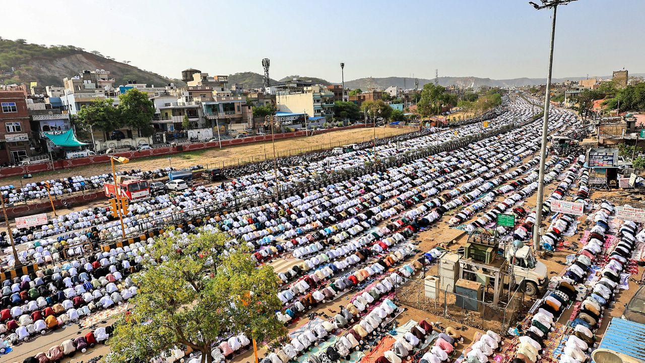 Worshippers gather at Idgah Mosque on the Delhi-Jaipur Highway in Jaipur to offer Eid al-Adha prayers, marking the festival with devotion and togetherness