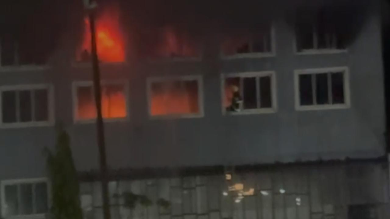 Massive fire breaks out at textile factory near Vasai Phata
