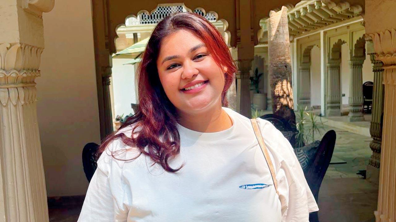 Kahkashan Sehgal is an aspiring actress and make up artist