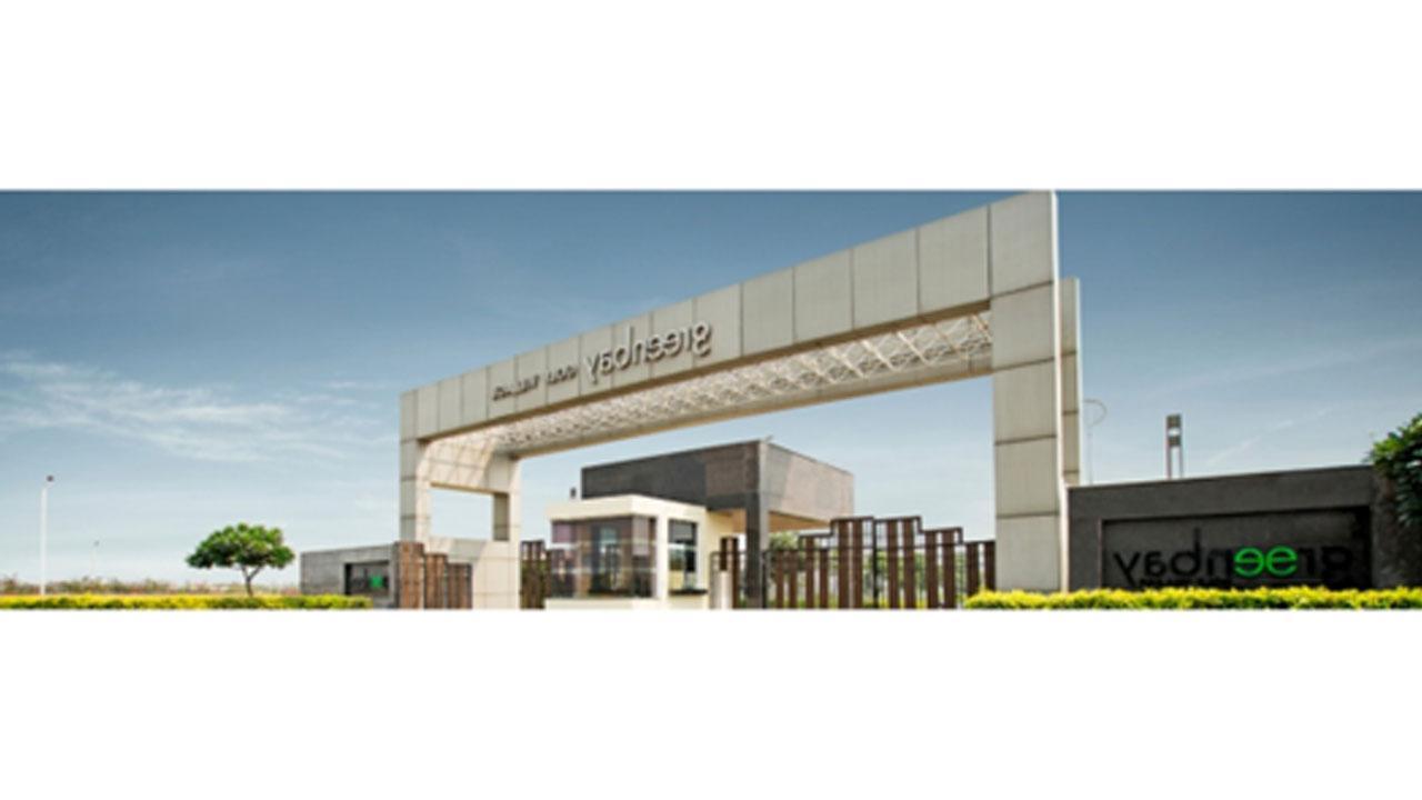 Luxury Meets Convenience: Greenbay Golf Village is Set to Transform Yamuna Expressway Living