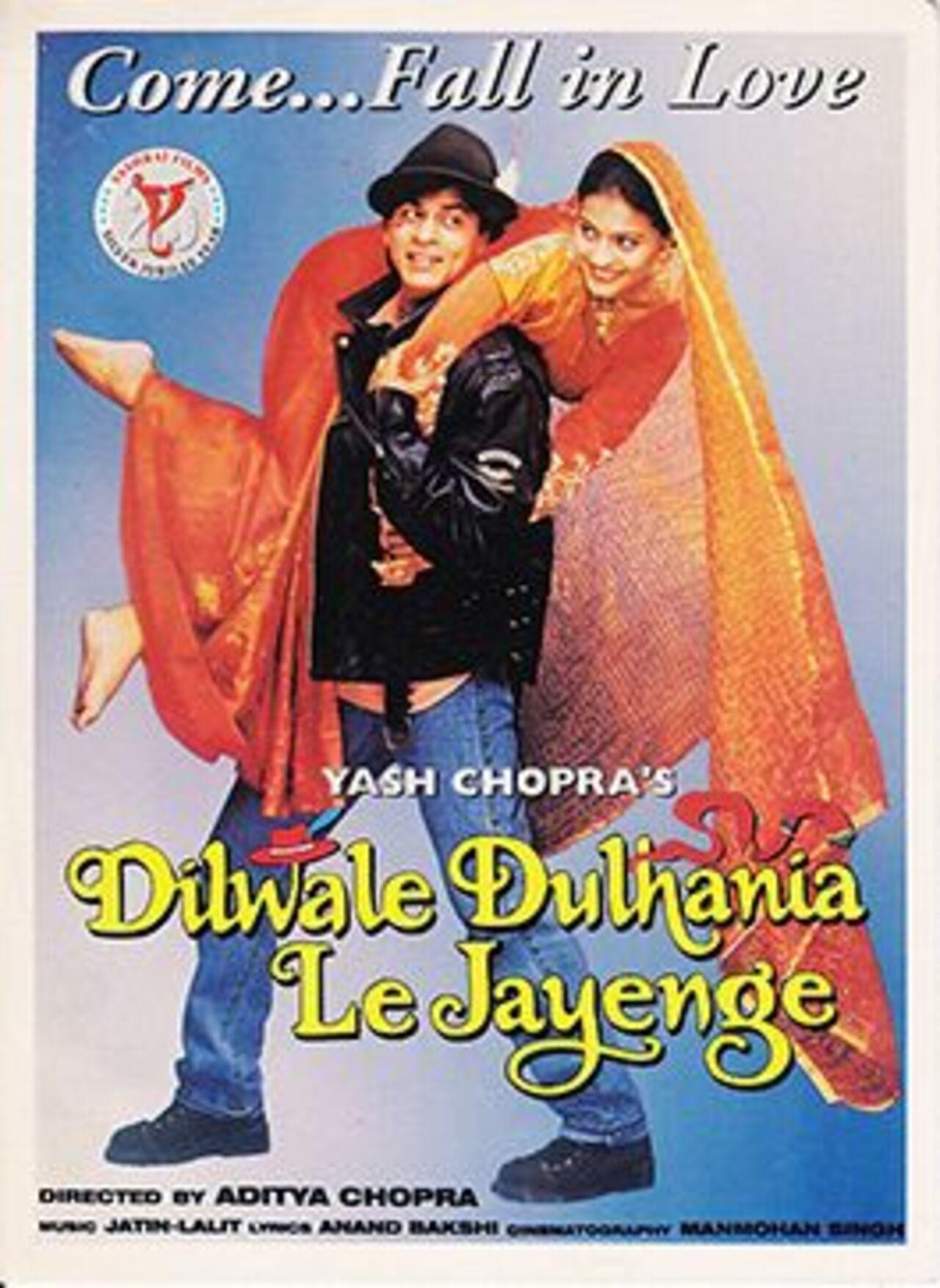 Dilwale Dulhania Le Jayenge (1995)
Raj became the nation’s collective crush. This eternal love story redefined romance in Bollywood and made SRK the undisputed King of Hearts