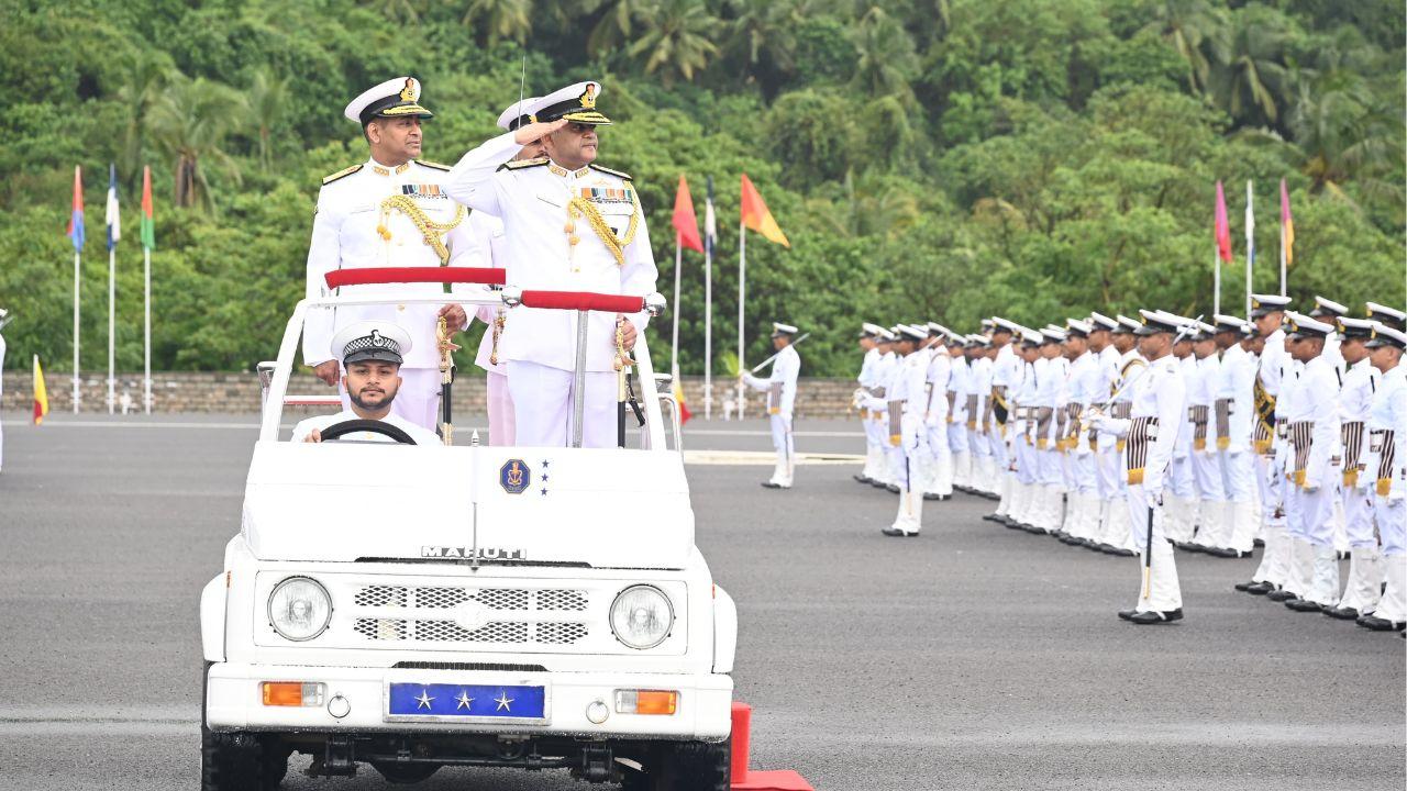The graduating batch comprised Midshipmen from the 107th and 108th INA courses, along with cadets from the 38th, 39th, 40th, and 41st Naval Orientation Courses, including those from the Indian Coast Guard