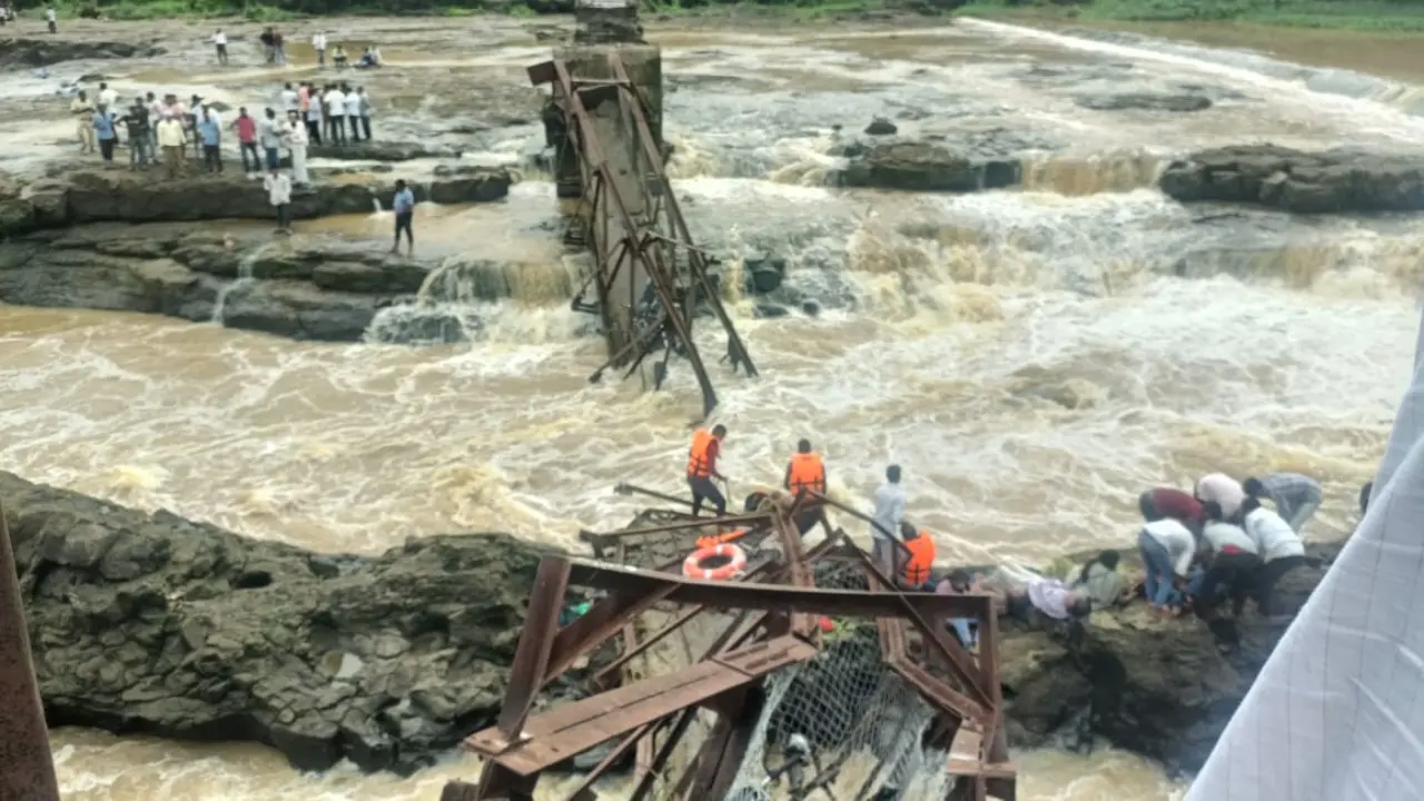Indrayani river bridge collapse: Two dead, 32 injured, says CM Fadnavis