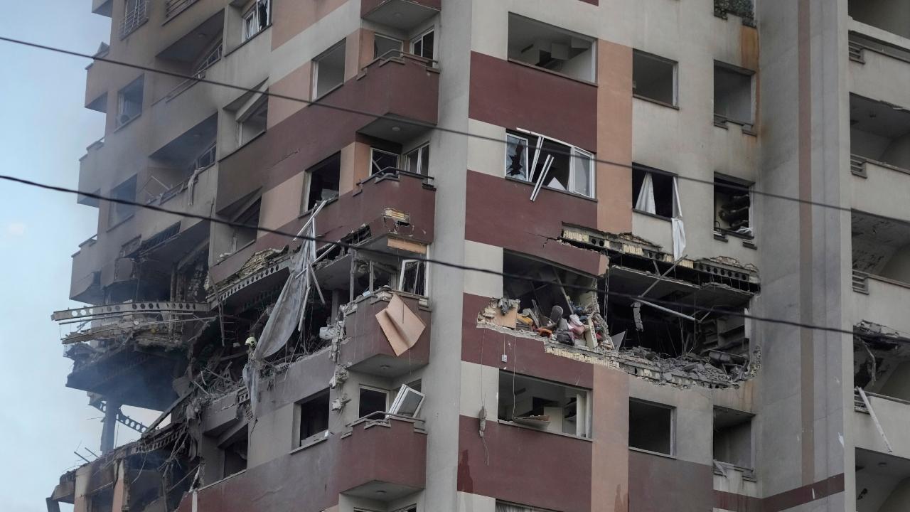 The leader of Iran's paramilitary Revolutionary Guard was killed, Iranian state television reported, in a major body blow to Tehran's governing theocracy and an immediate escalation of the nations' long-simmering conflict