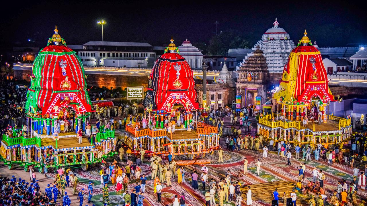 Earlier, the chariots of Lord Jagannath, Lord Balabhadra and Goddess Subhadra were stationed at the Jagannath Temple, on the eve of the annual ‘Rath Yatra’ festival, in Puri