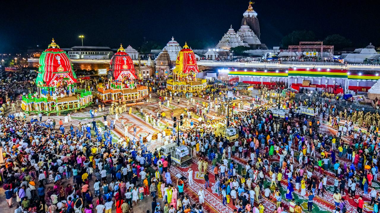 Devotees had already started pouring on the eve of the Jagannath Rath Yatra festival in Puri near the temple