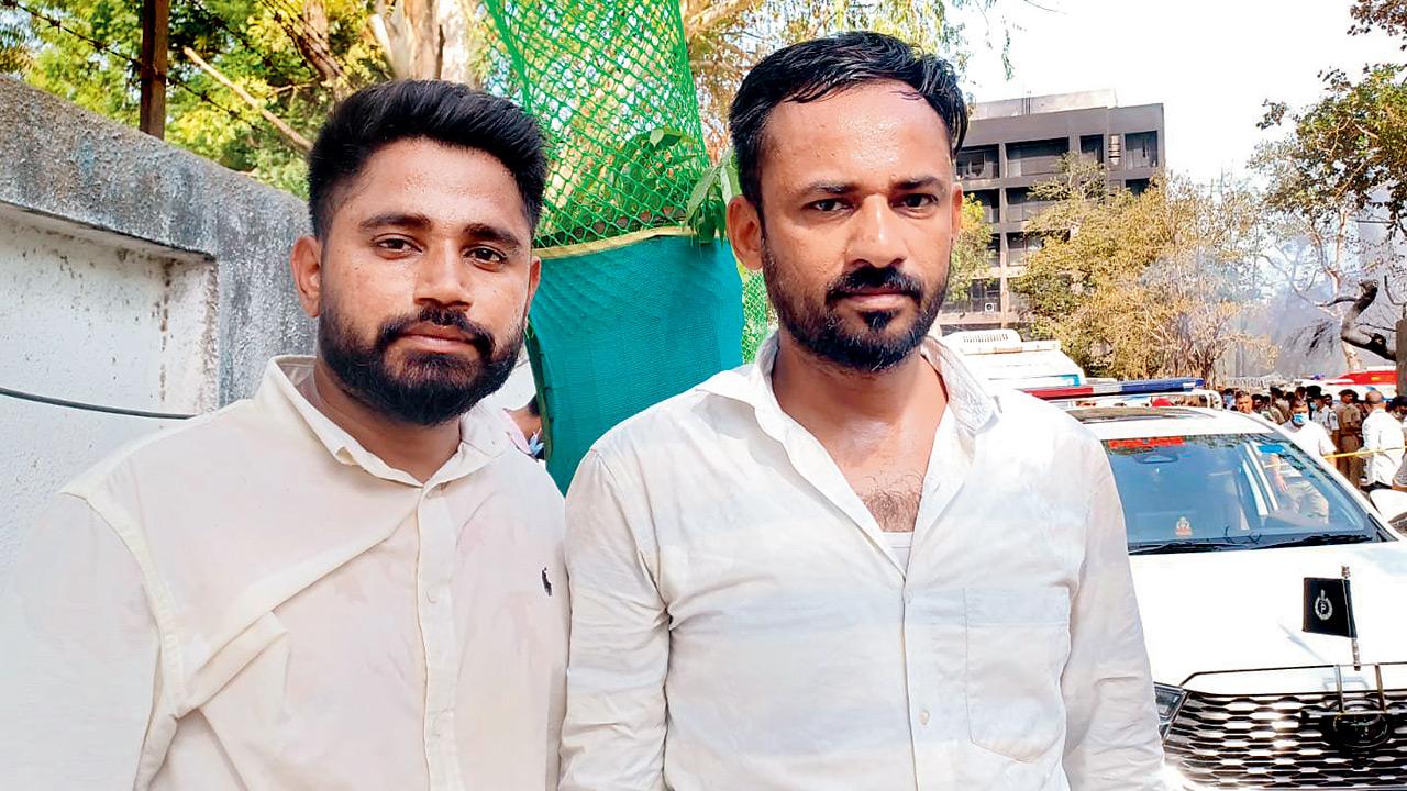 Rescuers Deepak Bhadoria, Akash Shani, Hardik Goswami and Jaydeepsinh Zala. Pics/By Special Arrangement