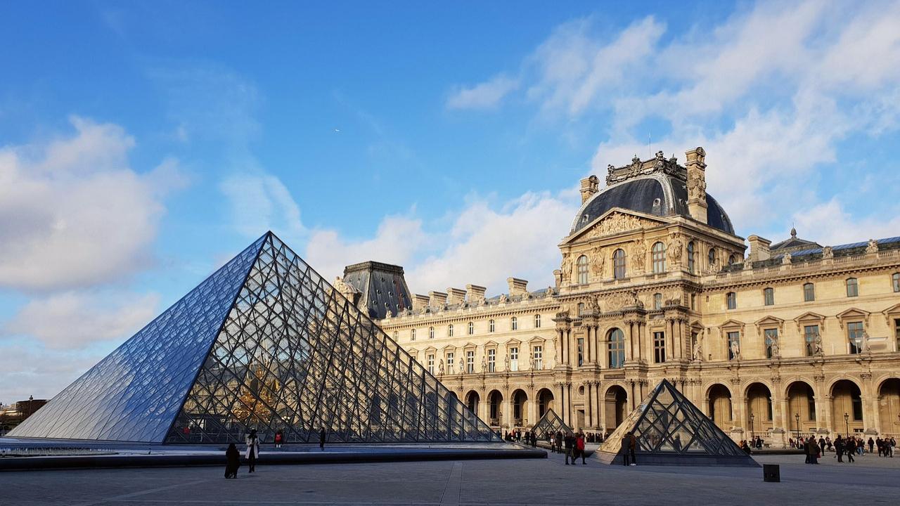 The Louvre in Paris shuts down, sounding alarm on over-tourism
