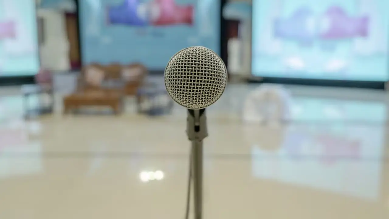 7 places to enjoy karaoke nights in Mumbai that Mumbaikars swear by