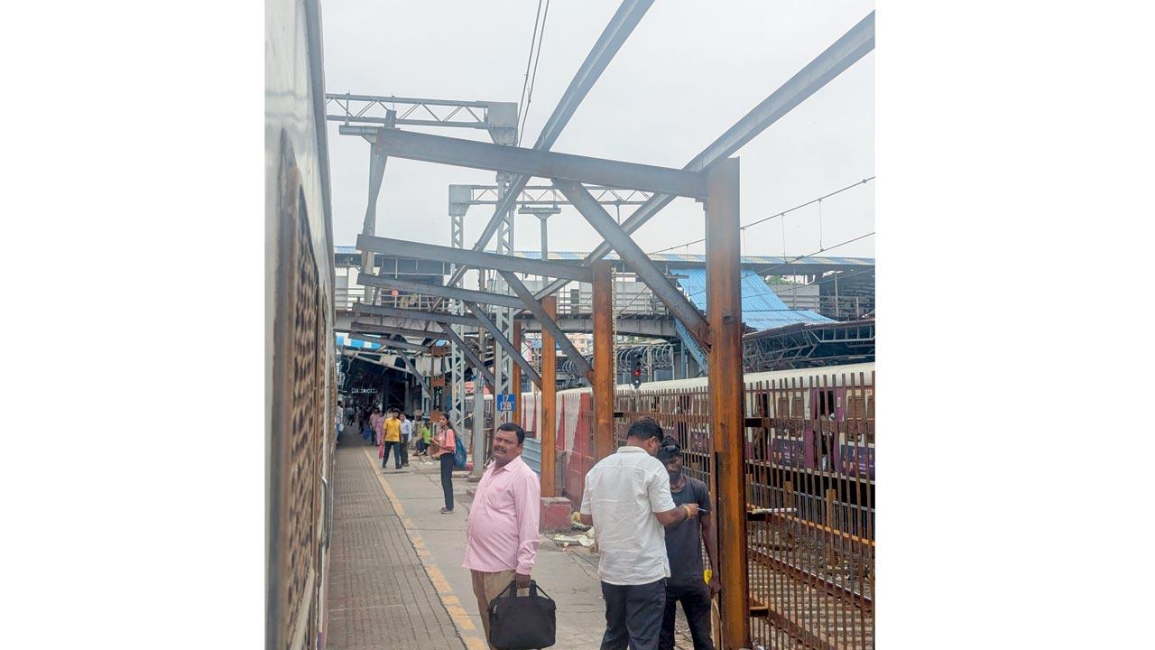Roof work incomplete on platforms 2 and 3 at Santacruz railway station 