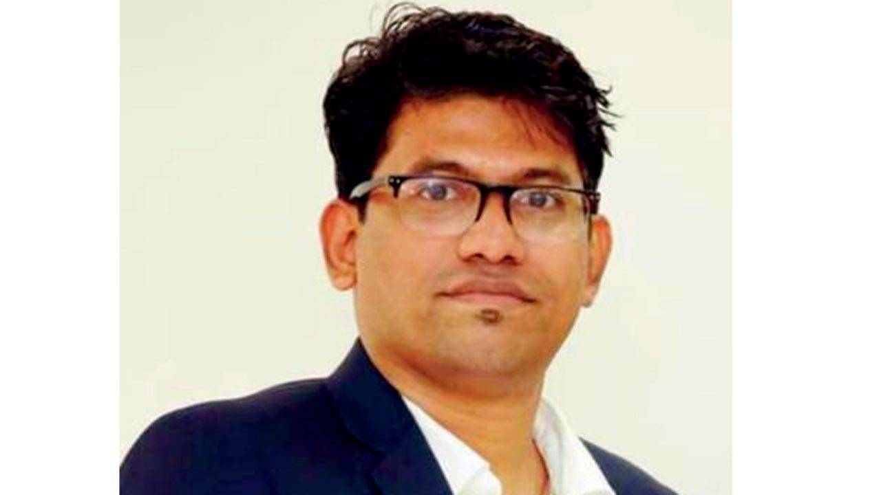 Siddhesh Desai, Dombivli commuter and acitivist