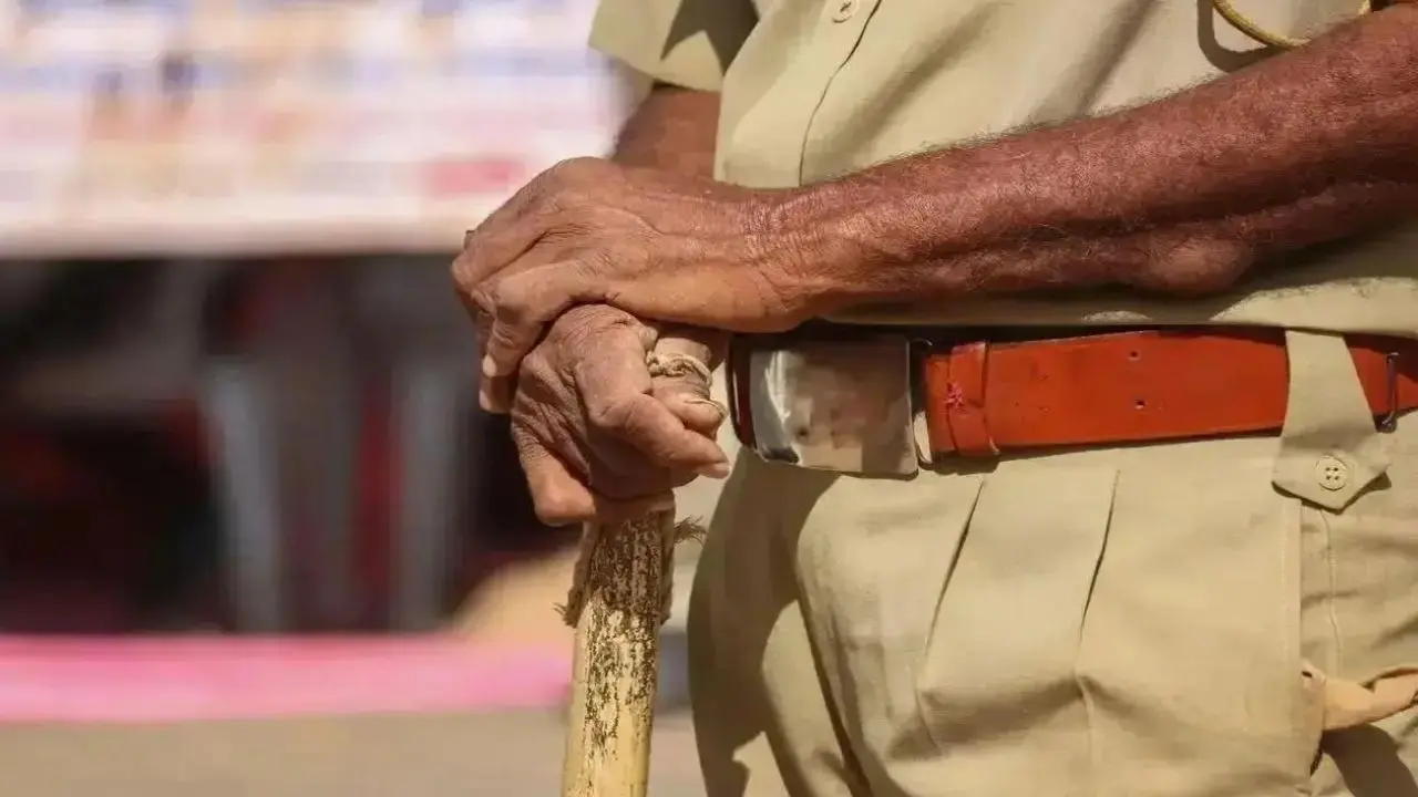Navi Mumbai: 18 members of the society booked for threatening and defaming