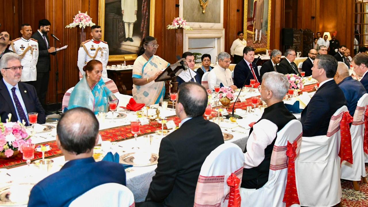 President Murmu received Paraguay's counterpart, Santiago Pena Palacios, at Rashtrapati Bhavan and hosted a banquet in his honour on Monday. Vice President Jagdeep Dhankhar, his wife, Sudesh Dhankhar, and other dignitaries attended the banquet