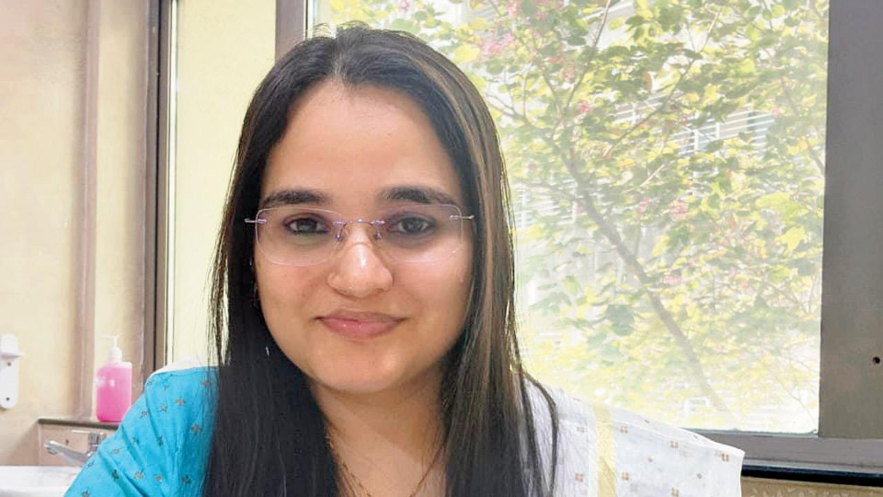 Dr Nahid Dave